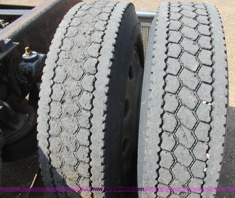 image for item I6208 1997 Kenworth T2000 semi truck