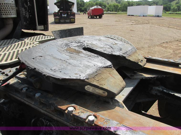 image for item I6208 1997 Kenworth T2000 semi truck