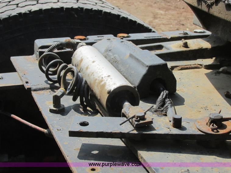 image for item I6208 1997 Kenworth T2000 semi truck