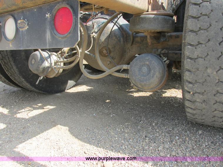 image for item I6208 1997 Kenworth T2000 semi truck