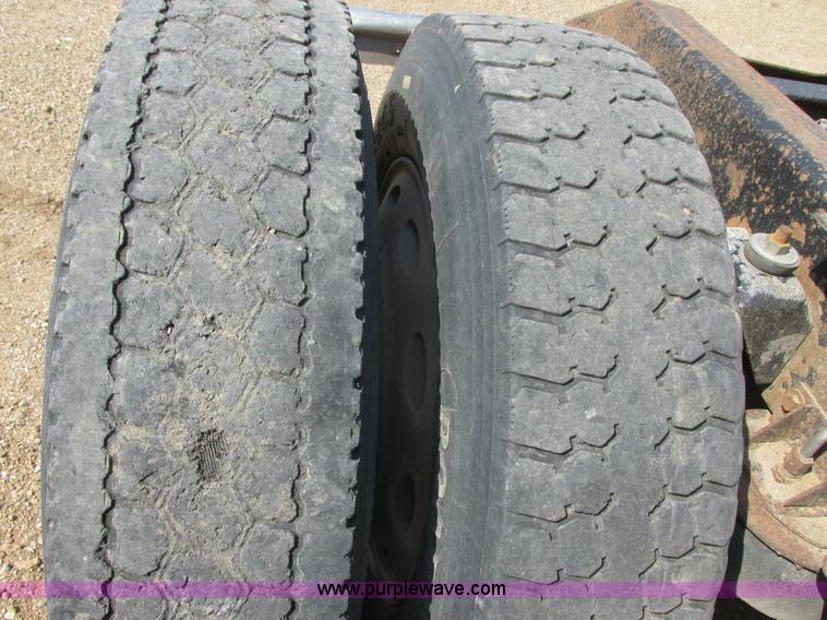 image for item I6208 1997 Kenworth T2000 semi truck