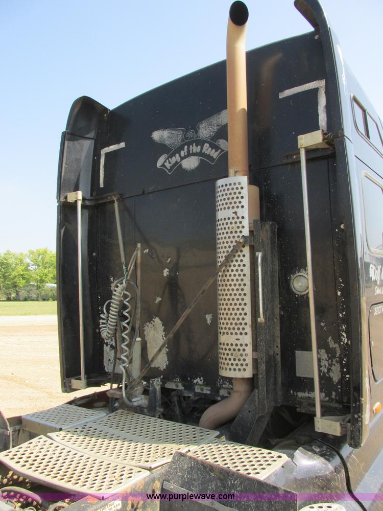 image for item I6208 1997 Kenworth T2000 semi truck