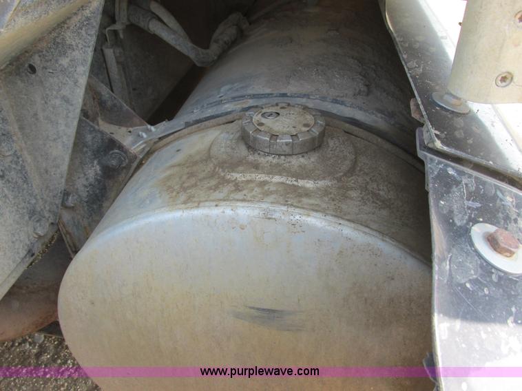 image for item I6208 1997 Kenworth T2000 semi truck