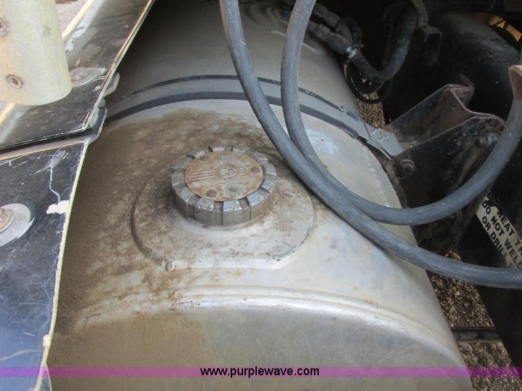 image for item I6208 1997 Kenworth T2000 semi truck