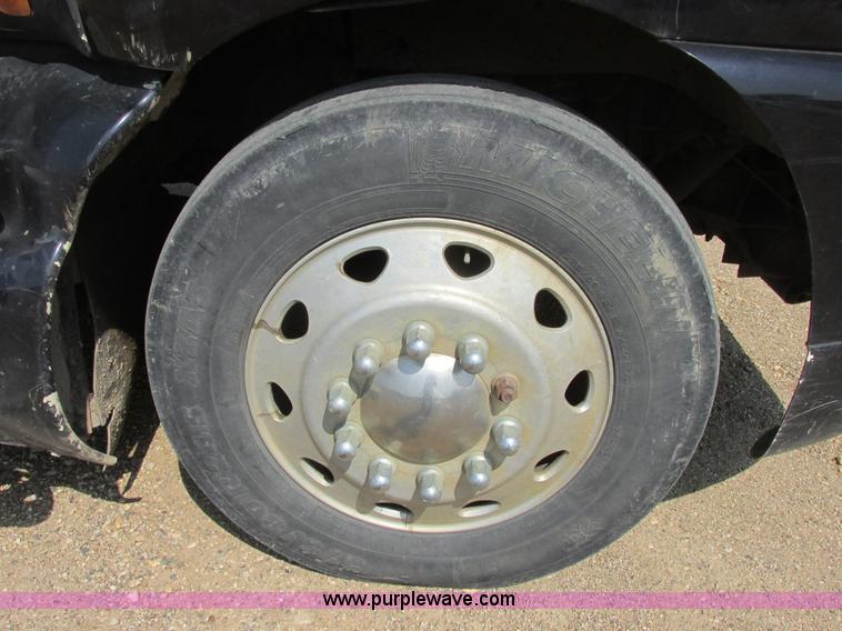 image for item I6208 1997 Kenworth T2000 semi truck