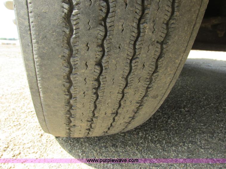 image for item I6208 1997 Kenworth T2000 semi truck