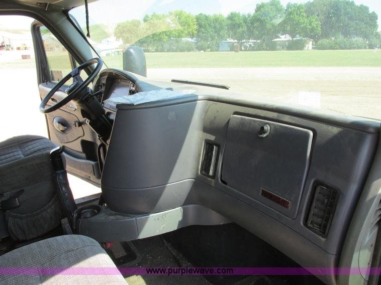 image for item I6208 1997 Kenworth T2000 semi truck