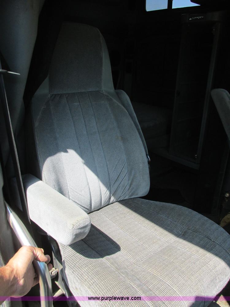 image for item I6208 1997 Kenworth T2000 semi truck