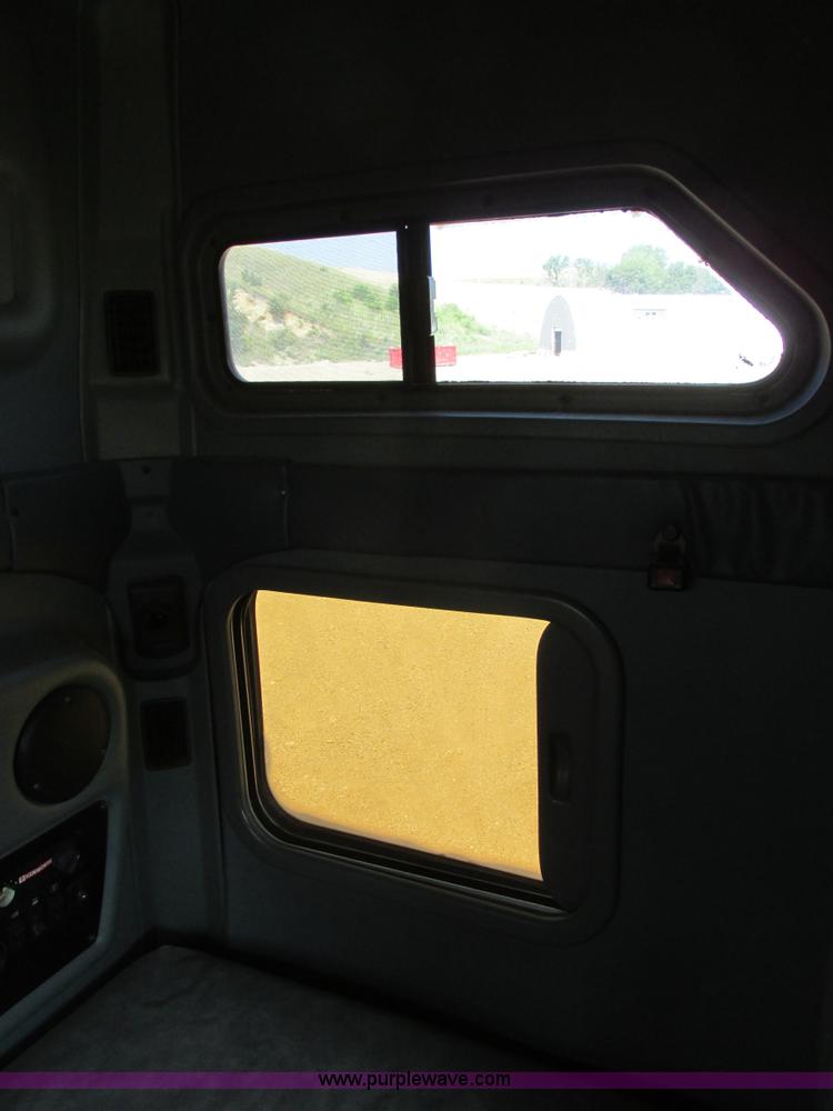 image for item I6208 1997 Kenworth T2000 semi truck