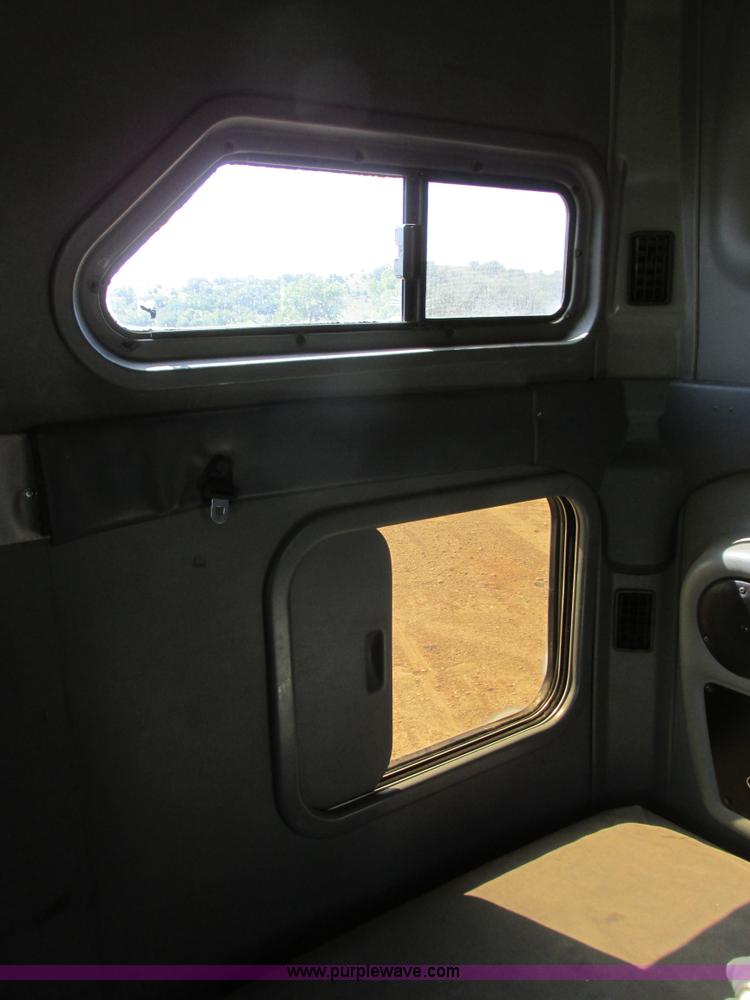 image for item I6208 1997 Kenworth T2000 semi truck