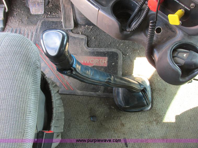 image for item I6208 1997 Kenworth T2000 semi truck