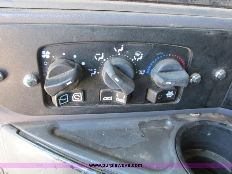 image for item I6208 1997 Kenworth T2000 semi truck