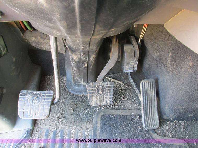 image for item I6208 1997 Kenworth T2000 semi truck