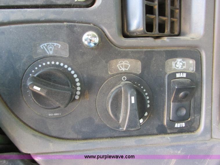 image for item I6208 1997 Kenworth T2000 semi truck