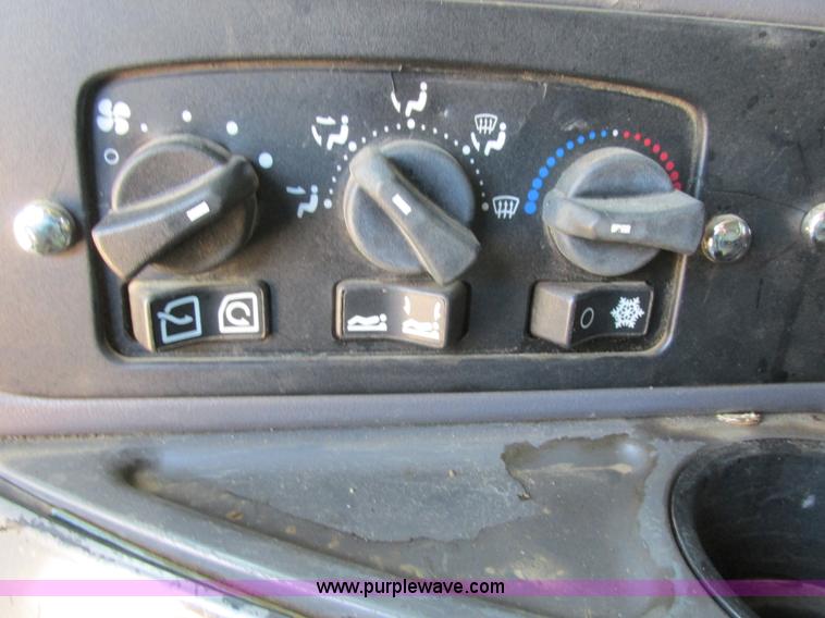 image for item I6208 1997 Kenworth T2000 semi truck