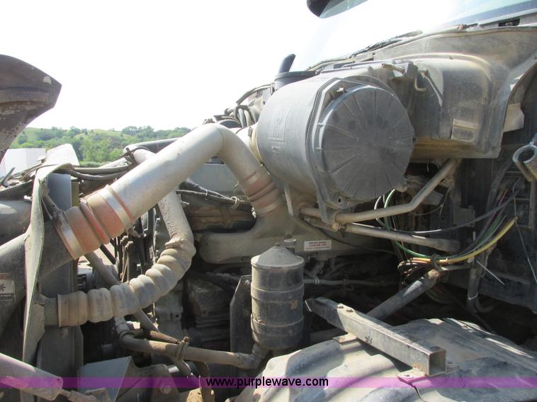 image for item I6208 1997 Kenworth T2000 semi truck