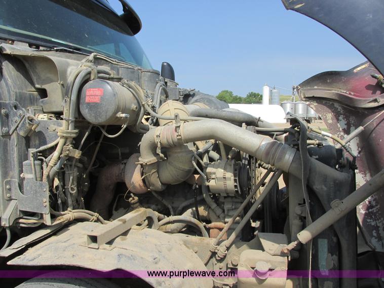 image for item I6208 1997 Kenworth T2000 semi truck