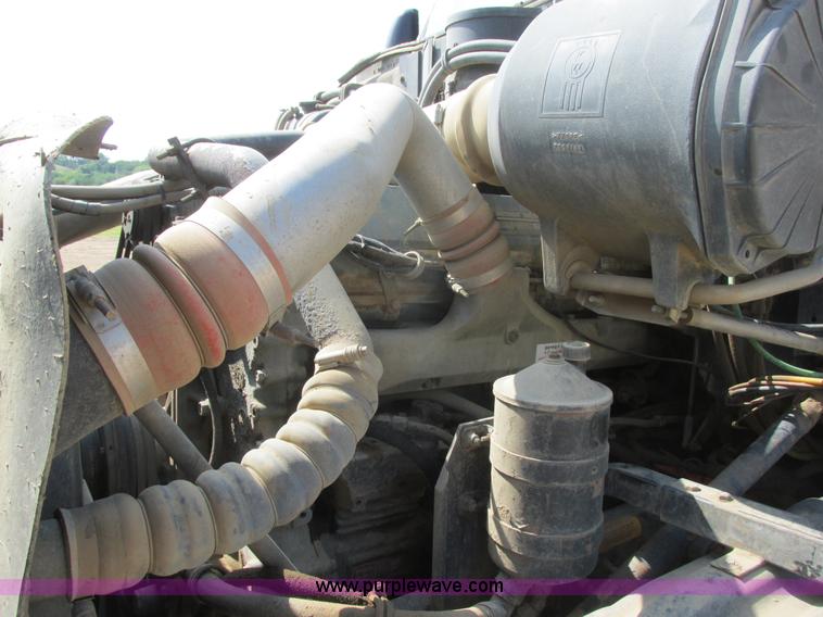 image for item I6208 1997 Kenworth T2000 semi truck