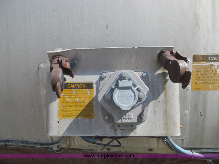 image for item I8997 1979 Fruehauf TEH-F2-R tank trailer