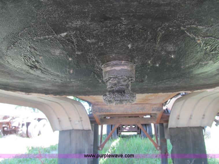 image for item I8997 1979 Fruehauf TEH-F2-R tank trailer