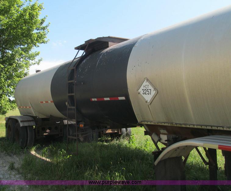 image for item I8997 1979 Fruehauf TEH-F2-R tank trailer