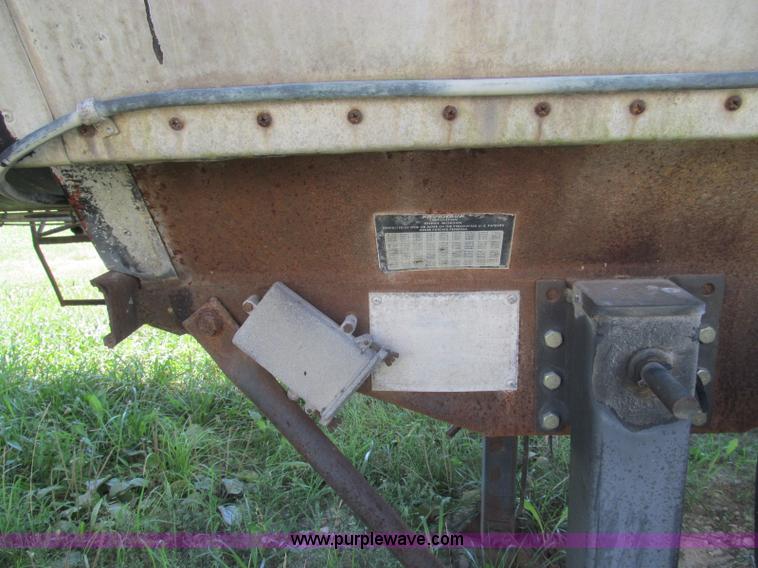 image for item I8997 1979 Fruehauf TEH-F2-R tank trailer