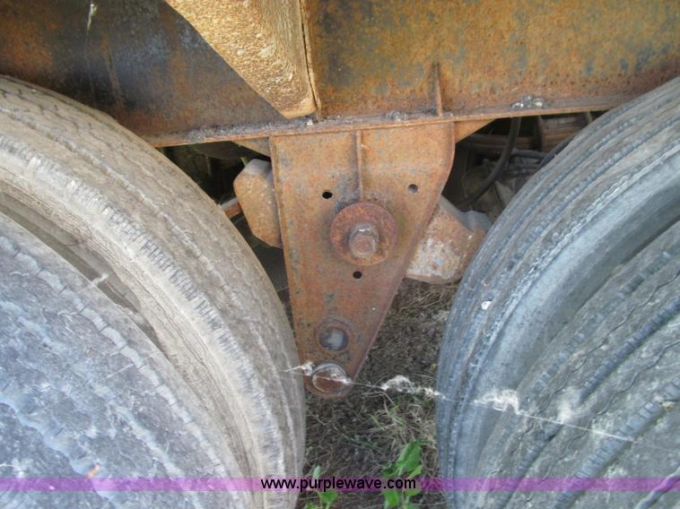 image for item I8997 1979 Fruehauf TEH-F2-R tank trailer