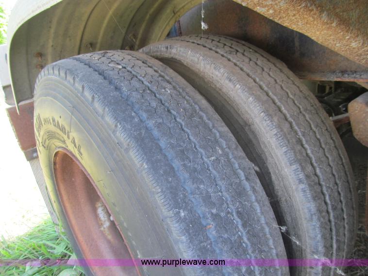 image for item I8997 1979 Fruehauf TEH-F2-R tank trailer