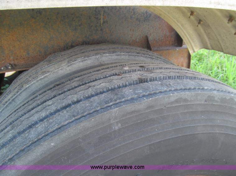 image for item I8997 1979 Fruehauf TEH-F2-R tank trailer