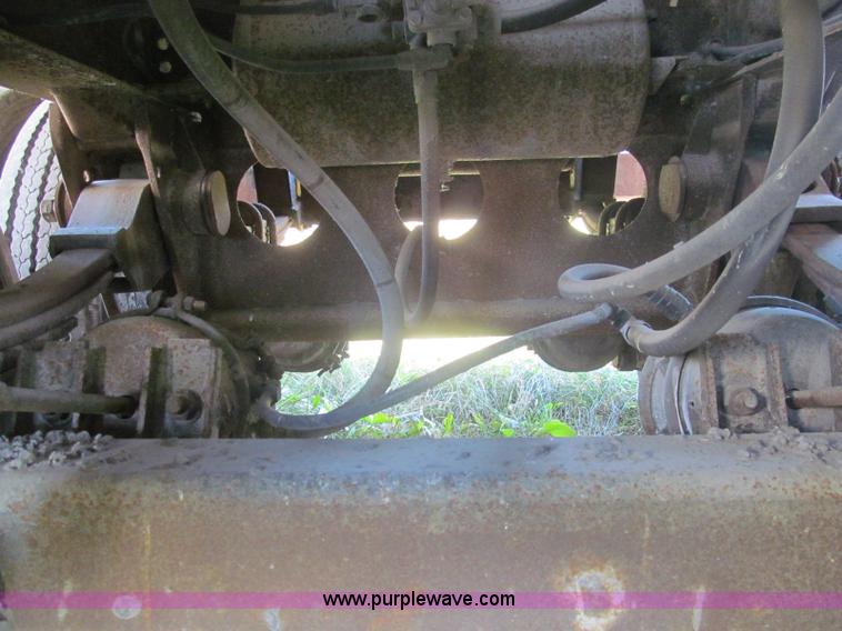 image for item I8997 1979 Fruehauf TEH-F2-R tank trailer