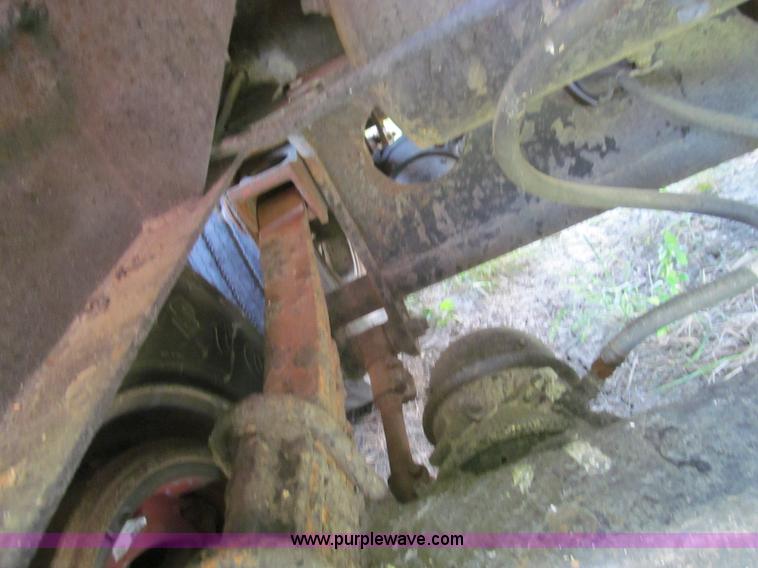 image for item I8997 1979 Fruehauf TEH-F2-R tank trailer