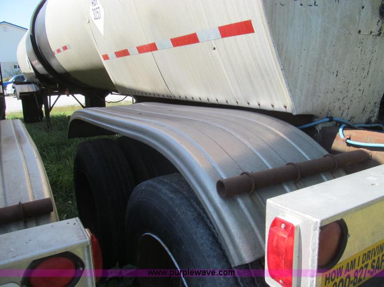 image for item I8997 1979 Fruehauf TEH-F2-R tank trailer