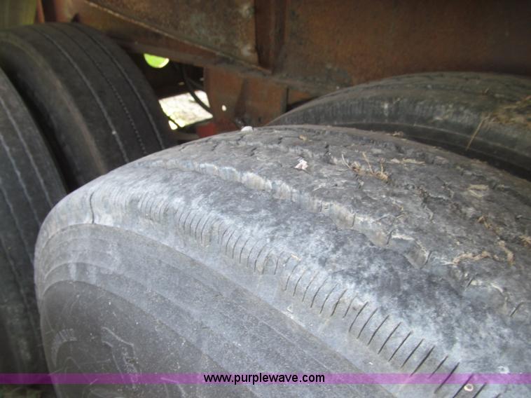 image for item I8997 1979 Fruehauf TEH-F2-R tank trailer