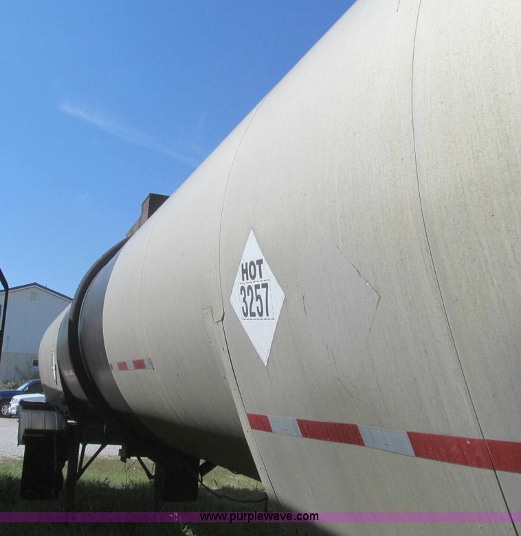 image for item I8997 1979 Fruehauf TEH-F2-R tank trailer