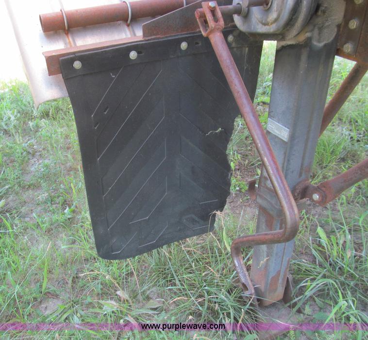 image for item I8997 1979 Fruehauf TEH-F2-R tank trailer