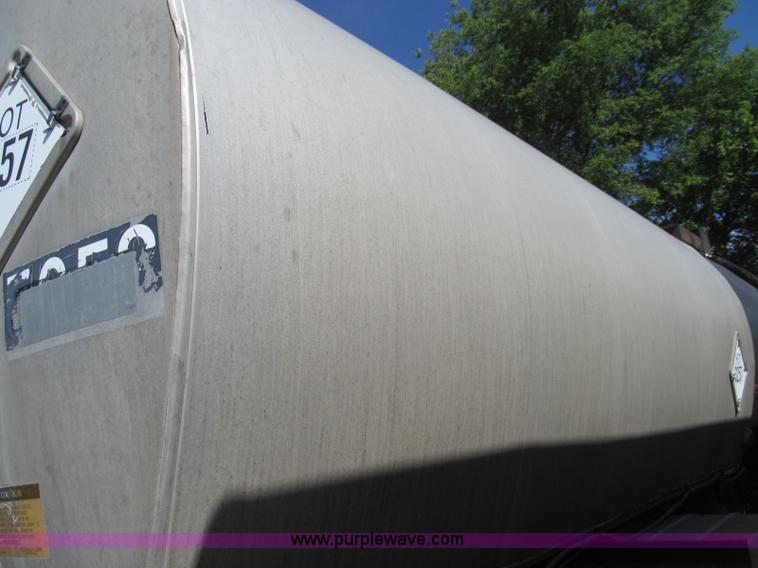image for item I8997 1979 Fruehauf TEH-F2-R tank trailer