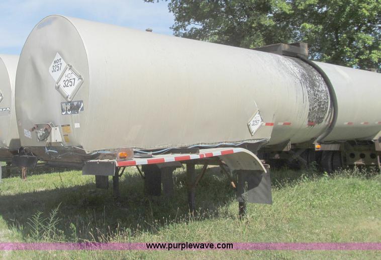 image for item I8998 1979 Fruehauf TEH-F2-R tank trailer