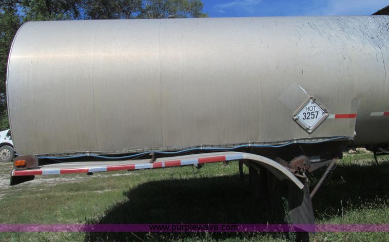 image for item I8998 1979 Fruehauf TEH-F2-R tank trailer