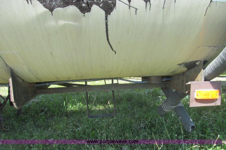 image for item I8998 1979 Fruehauf TEH-F2-R tank trailer