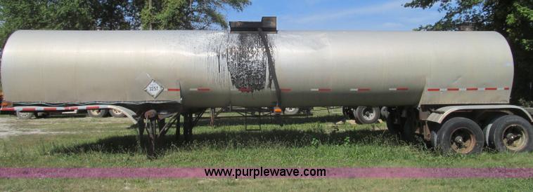 image for item I8998 1979 Fruehauf TEH-F2-R tank trailer
