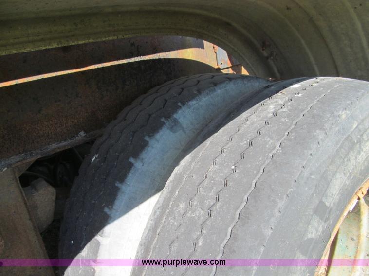 image for item I8998 1979 Fruehauf TEH-F2-R tank trailer