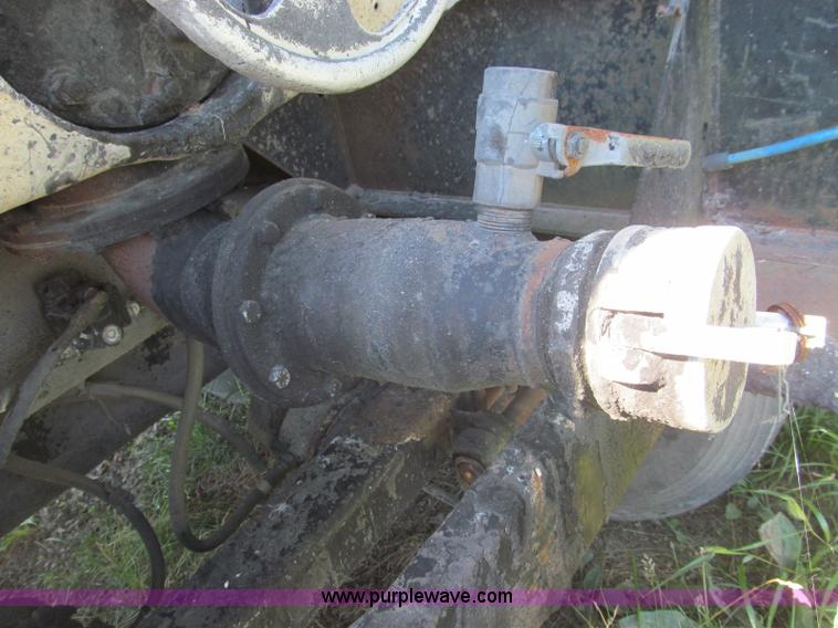 image for item I8998 1979 Fruehauf TEH-F2-R tank trailer