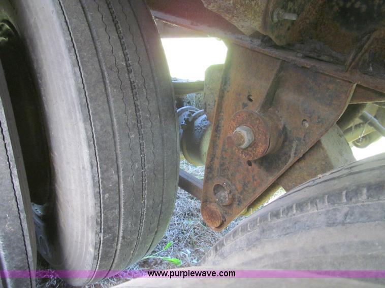 image for item I8998 1979 Fruehauf TEH-F2-R tank trailer