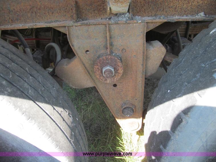 image for item I8998 1979 Fruehauf TEH-F2-R tank trailer