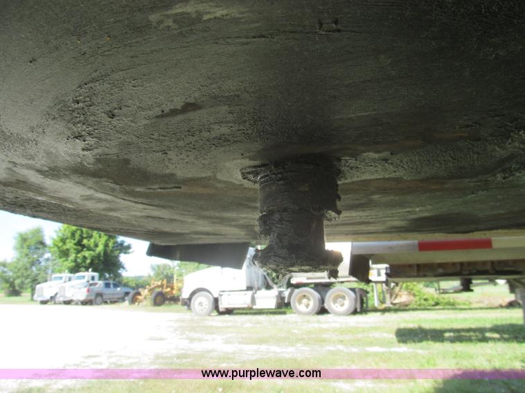 image for item I8998 1979 Fruehauf TEH-F2-R tank trailer