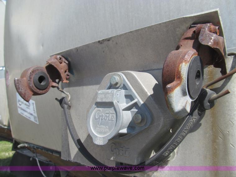 image for item I8998 1979 Fruehauf TEH-F2-R tank trailer