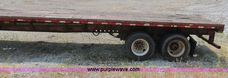image for item Z9186 1995 Great Dane flatbed trailer