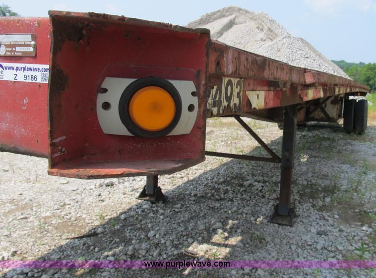 image for item Z9186 1995 Great Dane flatbed trailer