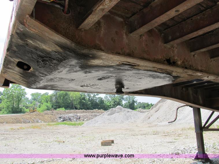 image for item Z9186 1995 Great Dane flatbed trailer