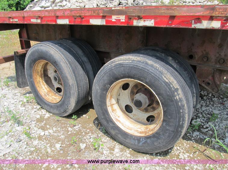 image for item Z9186 1995 Great Dane flatbed trailer